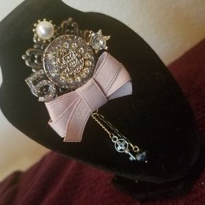 Ladies Vintage Brooch